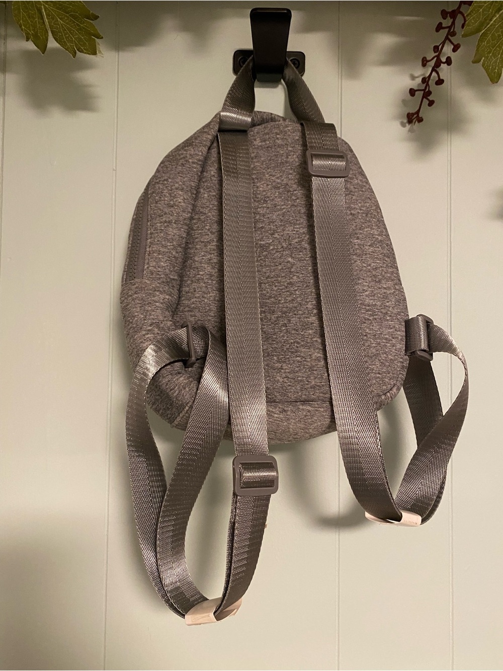 NWT Danskin Gray Mini Sling Backpack - Picture 4 of 5